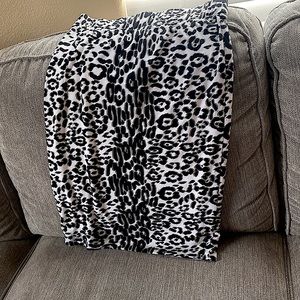 Brand new pencil skirt never worn, perfect for a office job, or a night out